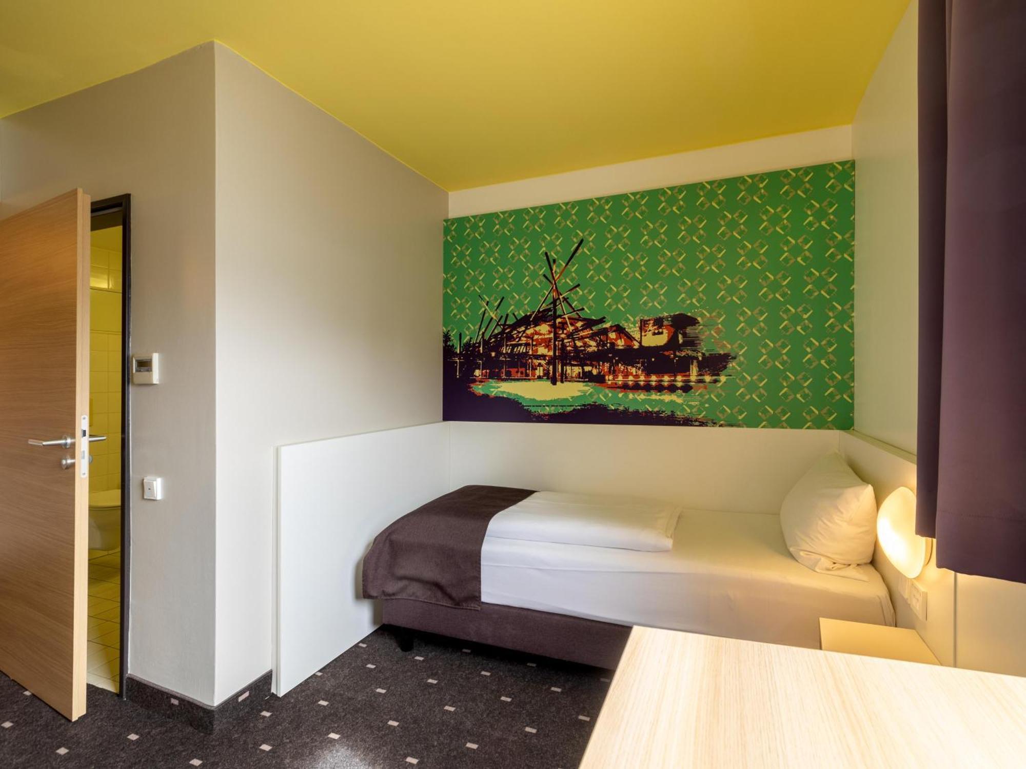 B&B Hotel Oberhausen Am Centro Exterior photo